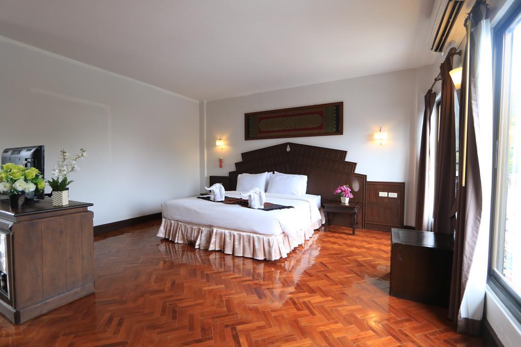 Baiyoke Chalet Hotel Mae Hong Son Bagian luar foto