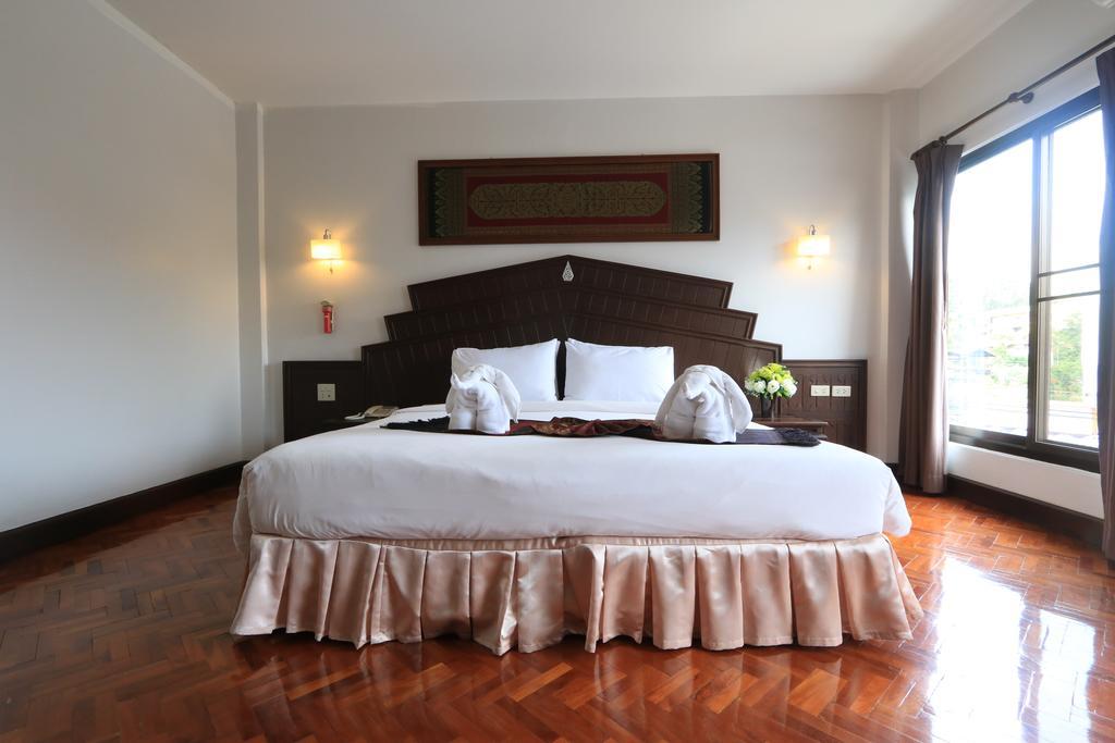 Baiyoke Chalet Hotel Mae Hong Son Bagian luar foto